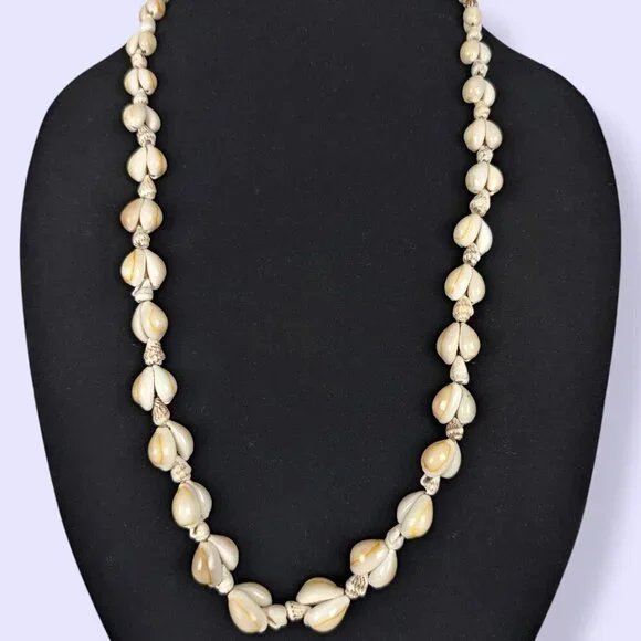 (2/$20) Graduated Shell Infinity Necklace - Picture 2 of 5